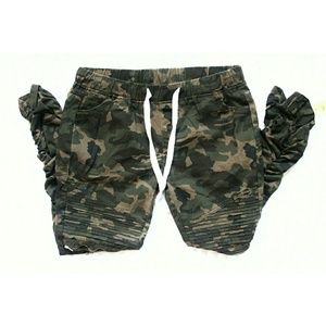 Love University Green Camouflage Pants (Size: XL)